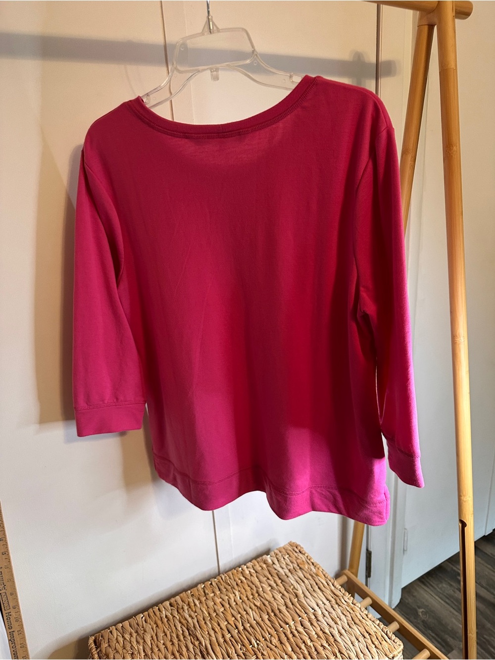 Pink Relaxed Women's Pullover Sweatshirt with V-Inset size small - Picture 4 of 14